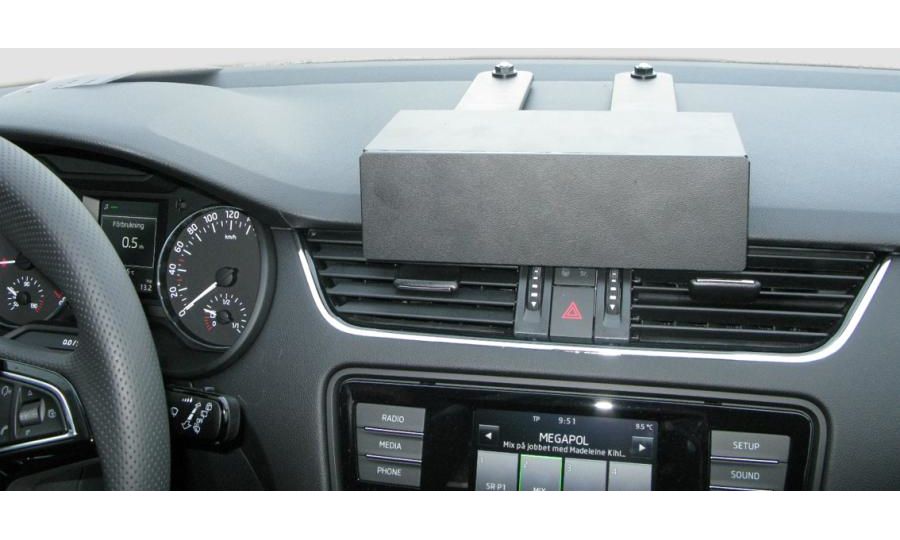 Brodit ProClip montážna konzola pre Škoda Octavia III 13-21, zosilnený, na stred