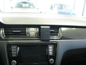 Brodit ProClip montážna konzola pre Škoda Rapid 16-17, na stred