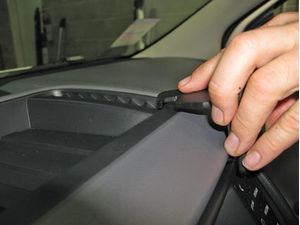 Brodit ProClip montážna konzola pre Ford Ranger 16-22, na stred vpravo