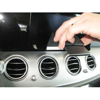 Brodit ProClip Mercedes Benz E-Class Cabrio/Coupe/Sedan/Stationwagon 18-23, vystužený, pre stred