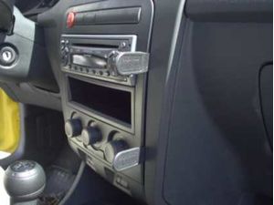 Brodit ProClip montážna konzola pre Seat Cordoba 02-09/Ibiza 02-09, na stred vpravo
