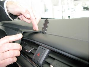 Brodit Montážny držiak ProClip pre Nissan Leaf 18-24, na stred