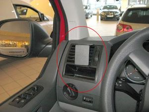 Brodit ProClip Volkswagen Caravelle/T5 Transporter/Pickup 10-15, vľavo na mriežku (len s priehradkou)
