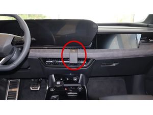 Brodit Montážny držiak ProClip pre Audi Q6 25-25, pre stred