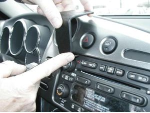Brodit ProClip montážna konzola pre Pontiac Vibe 03-08/Toyota Matrix 03-04, na stred