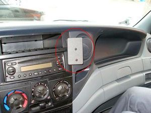 Brodit ProClip montážna konzola pre Iveco Daily 06-14, na stred vpravo