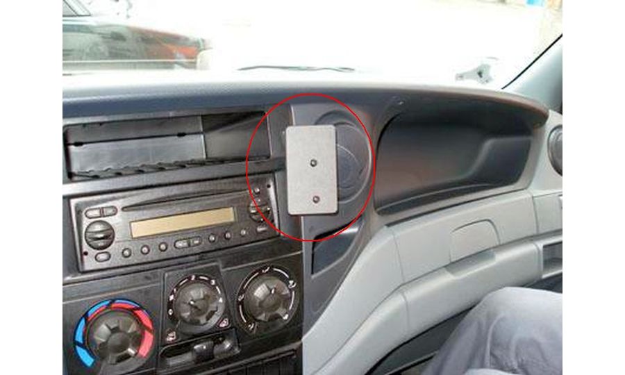 Brodit ProClip montážna konzola pre Iveco Daily 06-14, na stred vpravo