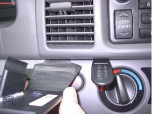 Brodit ProClip montážna konzola pre Toyota Camry 02-06, na stred