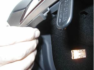 Brodit ProClip montážna konzola pre Volkswagen Touareg 03-10, na stred