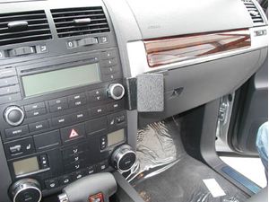 Brodit ProClip montážna konzola pre Volkswagen Touareg 03-10, na stred