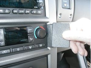 Brodit ProClip montážna konzola pre Hummer H2 03-07, na stred