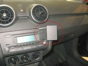 Brodit ProClip montážna konzola pre Audi A1 12-18, na stred vpravo