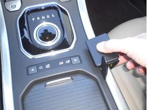Brodit ProClip pre Land Rover Range Rover Evoque 12-18, na stred vpravo dole