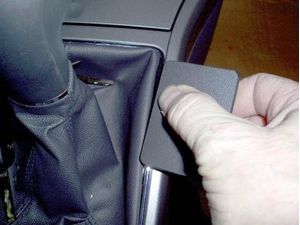 Brodit ProClip montážna konzola pre Opel Astra 04-09, na stred vpravo dole