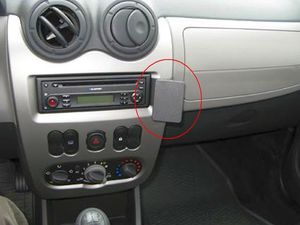 Brodit ProClip pre Dacia Duster/Logan 09-13/Sandero 08-12/Renault Logan 09-14, na stred vpravo
