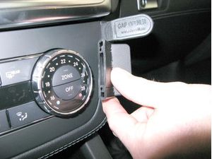 Brodit ProClip pre Mercedes Benz GL/GLE-Class 16-19/M-Class/ML 12-15, na stred vpravo