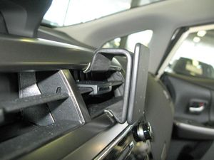 Brodit ProClip montážna konzola pre Toyota Prius+ 15-20, na stred