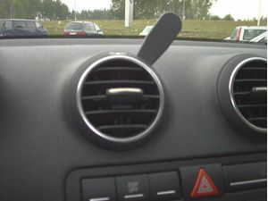 Brodit ProClip montážna konzola pre Audi A3/S3 03-06, na stred