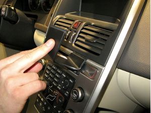 Brodit ProClip montážna konzola pre Volvo XC60 09-10, na stred vpravo