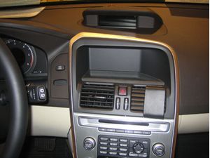 Brodit ProClip montážna konzola pre Volvo XC60 09-10, na stred vpravo