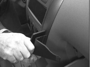 Brodit ProClip montážna konzola pre Mazda Premacy 00-04, na stred