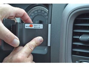 Brodit ProClip pre Dodge Ram Pick Up 1500/2500/3500/4500/5500/Chassis Cab 13-18, na stred