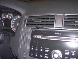 Brodit ProClip montážna konzola pre Ford Kuga 08-12/C-Max 04-10, na stred
