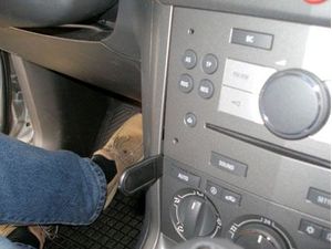 Brodit ProClip montážna konzola pre Opel Antara 07-15, na stred