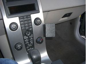 Brodit ProClip montážna konzola pre Volvo C30 07-15/C70 06-15/S40 04-12/V50 04-12, na stred vpravo
