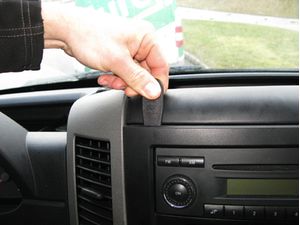 Brodit ProClip pre Mercedes Benz Sprinter 07-18/Volkswagen Crafter 07-16, zosilnený, na stred