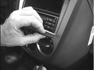 Brodit ProClip montážna konzola pre Subaru Impreza 01-04, na stred