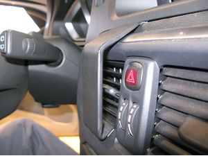 Brodit ProClip montážna konzola pre Volvo V40 13-20, na stred