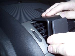 Brodit ProClip montážna konzola pre Peugeot 407 04-10, na stred vľavo