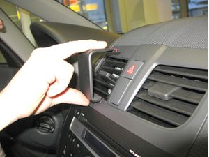Brodit ProClip montážna konzola pre Suzuki SX4 11-15, na stred