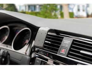 Brodit ProClip pre Volkswagen Golf VII/Variant/Sportscombi 13-20/Alltrack 17-20, na stred vľavo