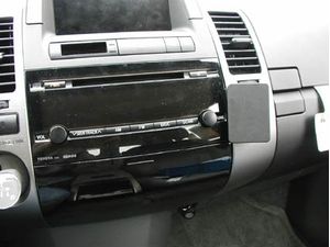 Brodit ProClip montážna konzola pre Toyota Prius, 04-09, na stred vpravo