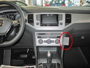 Brodit ProClip montážna konzola pre Volkswagen Golf Sportsvan 15-21, na stred vpravo dole