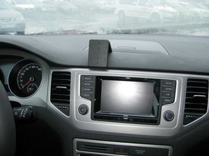 Brodit ProClip montážna konzola pre Volkswagen Golf Sportsvan 15-21, na stred