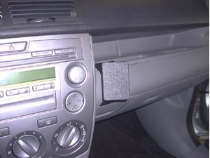 Brodit ProClip montážna konzola pre Mazda 2 03-07, na stred vpravo