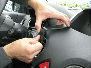 Brodit ProClip montážna konzola pre Renault Koleos 09-14, na stred