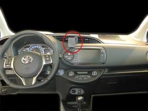 Brodit ProClip montážna konzola pre Toyota Yaris 15-20, na stred vľavo