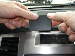 Brodit ProClip montážna konzola pre Cadillac Escalade 07-14, na stred