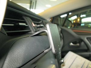 Brodit ProClip montážna konzola pre Toyota Avensis 16-19, na stred