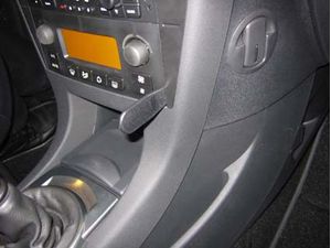 Brodit ProClip montážna konzola pre Citroen C4 05-10, na stred vpravo