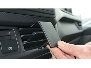 Brodit Montážny držiak ProClip pre Ford Transit Custom 24-25, vpravo uprostred