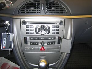 Brodit ProClip montážna konzola pre Citroen C5 II 05-07, na stred vpravo