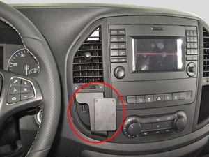 Brodit Montážny držiak ProClip pre Mercedes Benz Vito 15-23 (len automat), vľavo v strede