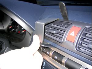 Brodit ProClip montážna konzola pre Kia Picanto 05-09, na stred