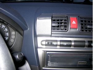 Brodit ProClip montážna konzola pre Kia Picanto 05-09, na stred