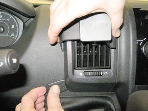 Brodit ProClip Citroen Jumper/Fiat Ducato 15-21/Peugeot Boxer 15-24/Opel Movano 23-24, ľavá mriežka
